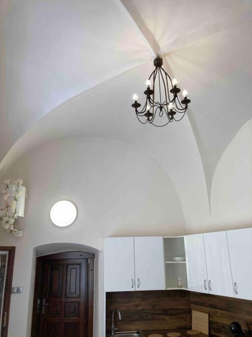 Studio In Gothic House, 50M To The Old Town Square Praga Exterior foto